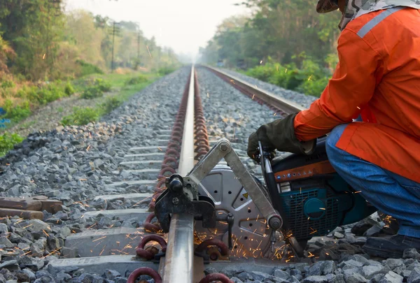 Workers were cutting tracks for maintenance. — Stock Photo, Image