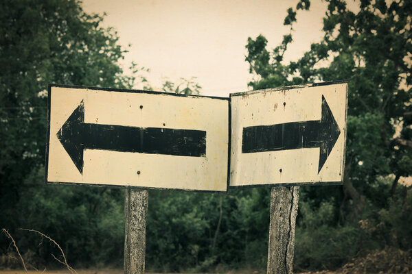 Two ways separate traffic sign.