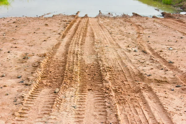 Radspuren zum Wasser. — Stockfoto