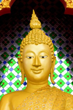 Altın buddha heykeli