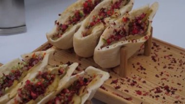 Sıra vejetaryen pidesi