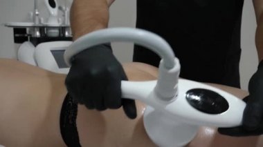 Alet masajı kadın bacakları