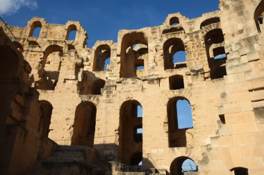 el djem amphitheatre viran duvarlar