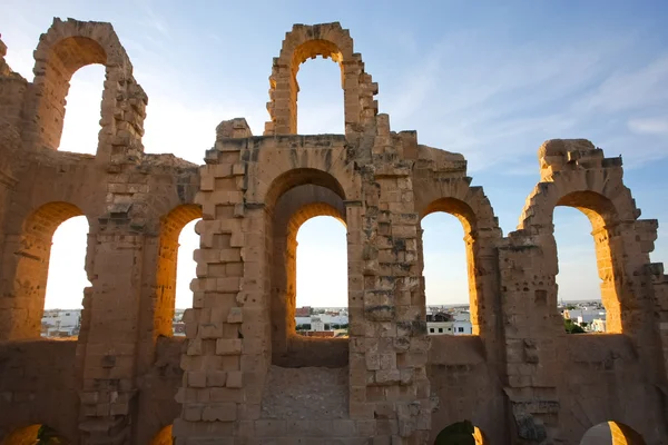 El Djem Amphitheatre arches with sunset — Stock Photo, Image