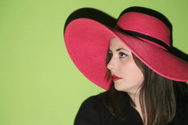 Mujer con sombrero rosa — Foto de Stock
