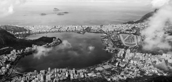 Ipanema utsikt från Corcovado svart och vitt — Stockfoto