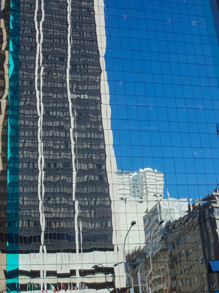 Reflectione en el edificio — Foto de Stock