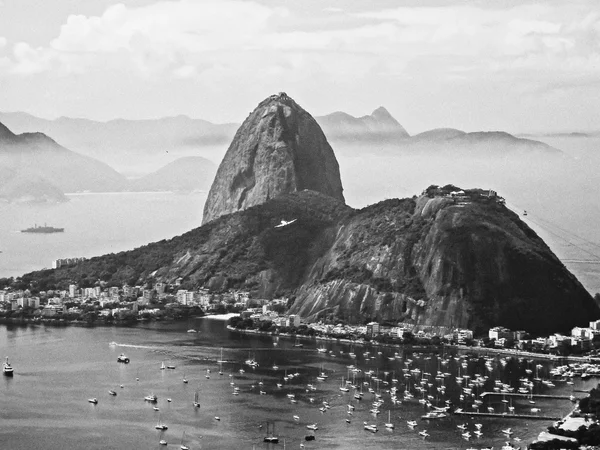 Pohled na Sugarloaf Mountain Mirante Dona Marta peak černá — Stock fotografie