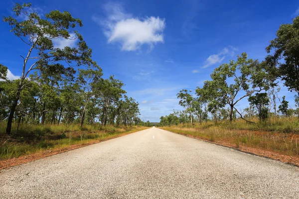 Lonely Outback Highway en Territorio del Norte, Australia —  Fotos de Stock
