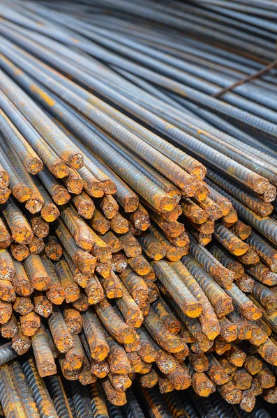 Армування сталевих стрижнів для будівельної арматури — стокове фото