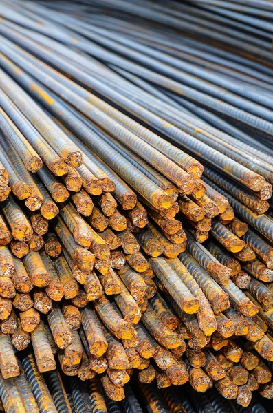 Армування сталевих стрижнів для будівельної арматури — стокове фото