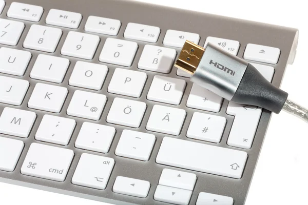 Cable HDMI en el teclado —  Fotos de Stock