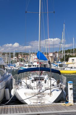 Dikiz büyük yelkenli yat