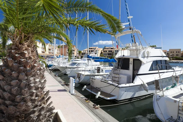 Jachthaven van gruissan in Zuid-Frankrijk — Stockfoto