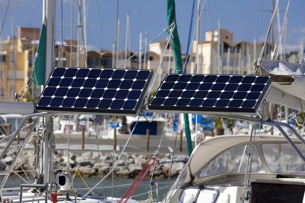 Solární modul na plachetnici — Stock fotografie