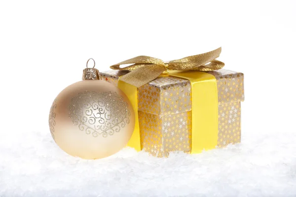 Christmas Bauble and gift — Stock Photo, Image