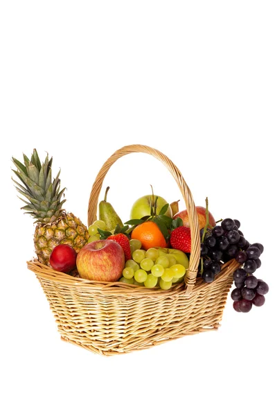 Cesta de frutas coloridas — Fotografia de Stock