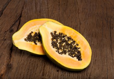 yarıya papaya meyve