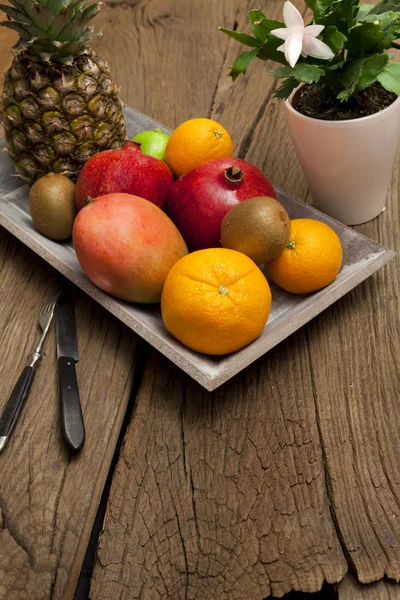 Fruit op tafel — Stockfoto