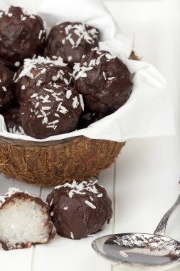 Gümüş kaşık Hindistan cevizi sütü pirinç truffles