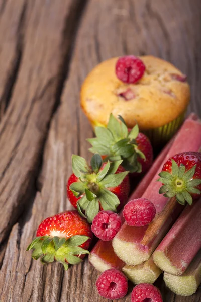 Delicious fruit muffin — Stock Photo, Image