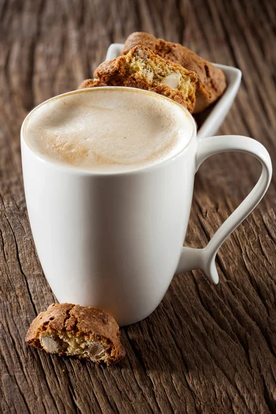 Cappuccino and cantuccini — Stock Photo, Image
