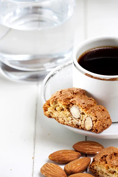 Biscoitos Cantuccini e café expresso — Fotografia de Stock