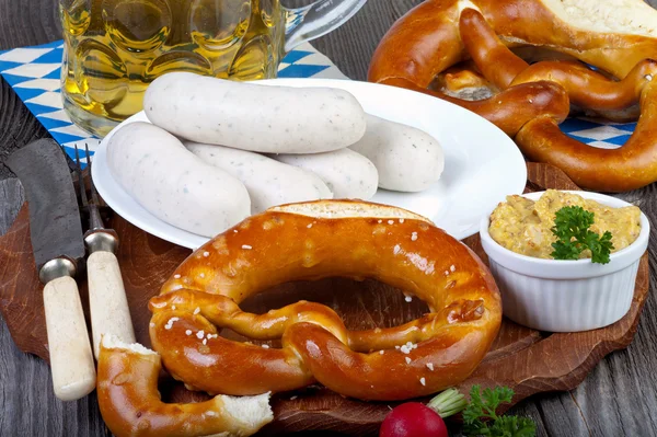 Typical Bavarian veal sausage snack — Stock Photo, Image
