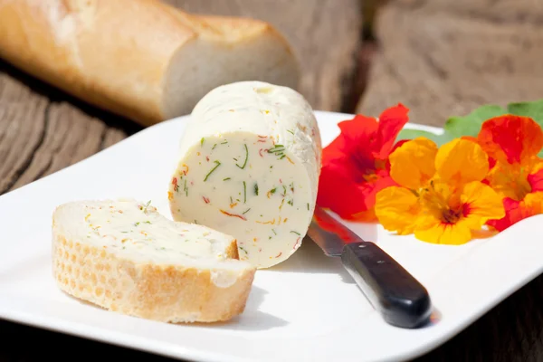 Homemade nasturtium herb butter — Stock Photo, Image