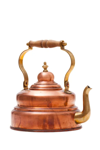 Alte Teekanne aus Kupfer isoliert auf weißem Hintergrund — Stockfoto