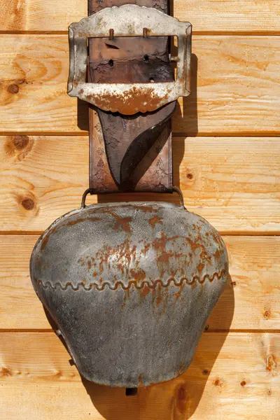 Very old cowbell — Stock Photo, Image