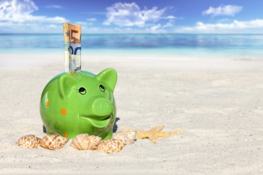 Piggy banka tasarruf tatil için