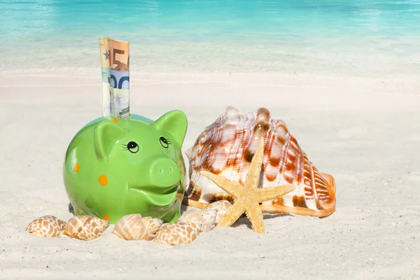 Piggy bank savings for Vacation — Stock Photo, Image