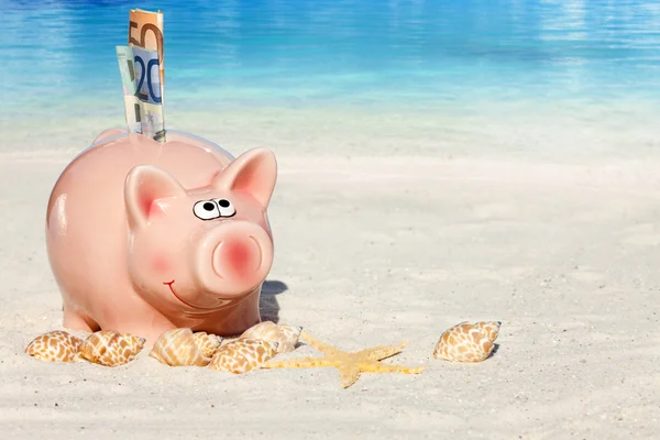 Piggy Bank savings for Vacation — Stock Photo, Image