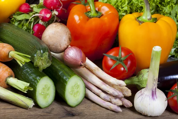 Verduras frescas saludables del mercado semanal —  Fotos de Stock