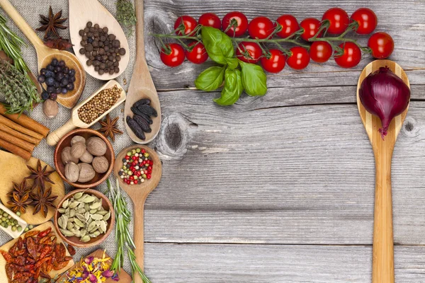 Menu card in country style with spices and tomatoes — Stock Photo, Image