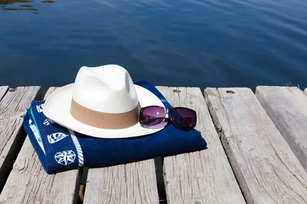 Fun and relaxing at the swimming lake — Stock Photo, Image