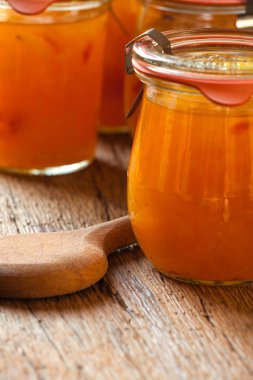 Ev yapımı Karpuz reçeli bir kavanoz içinde