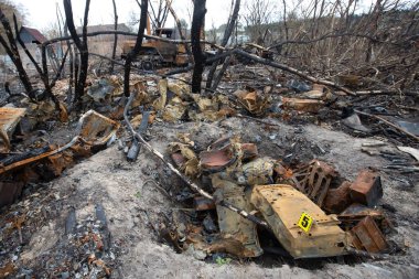 Rus zırhlı araçları Ukrayna 'nın Ukrayna' nın Kyiv bölgesinde Rus işgali sonucu Ukrayna ordusu tarafından yok edildi. 21 Nisan 2022.