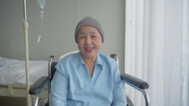 Sağlık konsepti 4k Çözünürlük. Hasta hastanede sorgulanıyor..