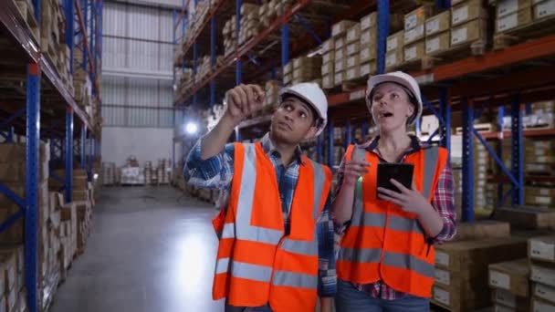 Business Concept Resolution Employees Working Together Warehouse — Stock Video