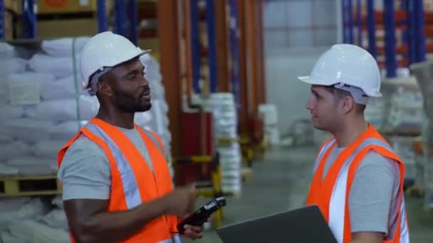 Business Concept Resolution Employees Working Together Inspect Goods Warehouse — Stock Video