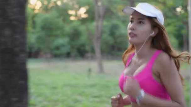 Exercício Conceito Resolução Mulher Asiática Correndo Parque — Vídeo de Stock