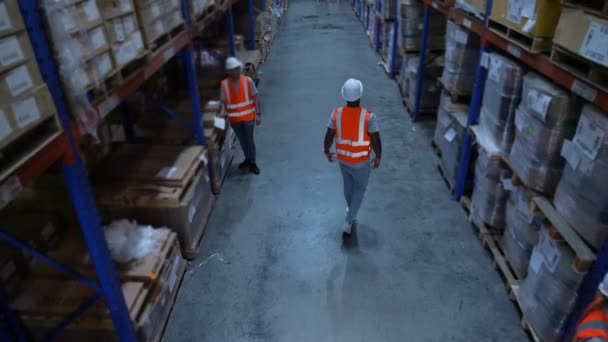 Business Concept Resolution Supervisor Walking Inspect Work Warehouse — Stock Video