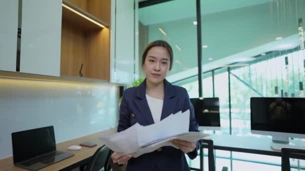 Business Concept Resolution Asian Woman Joyfully Throws Paper Office — Vídeo de Stock