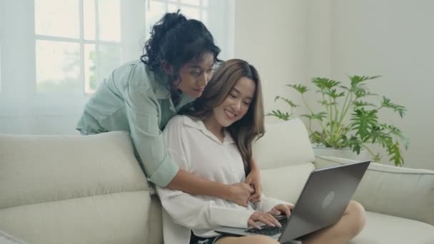 Holiday Concept Resolution Asian Women Playing Laptops Together Living Room — Video Stock