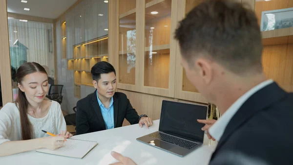 Concepto Negocio Resolución Gerente Está Teniendo Una Reunión Con Socio — Foto de Stock