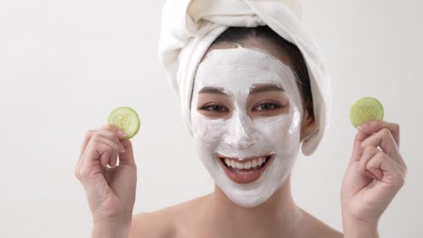 Beauty Concept Resolution Asian Girl Putting Cucumber Her Eyes White — Vídeos de Stock