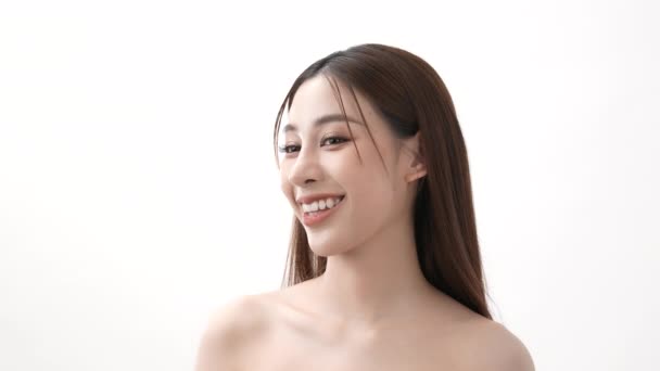 Conceito Beleza Resolução Jovem Mulher Asiática Sorrindo Encantadoramente Fundo Branco — Vídeo de Stock
