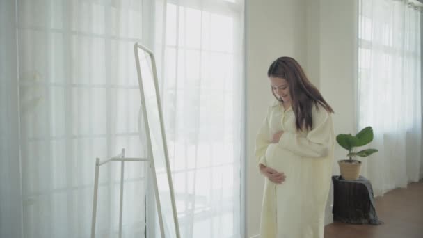 Kobieta Ciąży Koncepcja Rozdzielczości Azjatka Dbająca Siebie Domu — Wideo stockowe